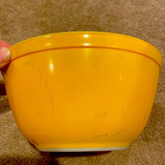 Vintage PYREX 1 1/2 Qt Mixing Bowl - Orange - Picture 5 of 5